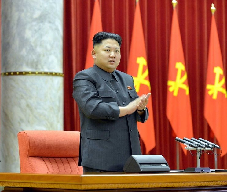 Dirigente norte-coreano manda, também, alerta para os Estados Unidos / KCNA / AFP