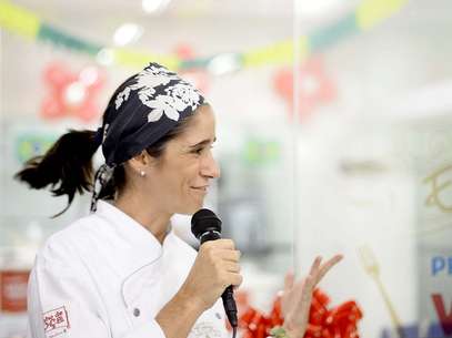 Para a especialista, incluir as crianças nas decisões relacionadas à alimentação é uma forma de conseguir bons resultados Foto: Ricardo Matsukawa / Terra